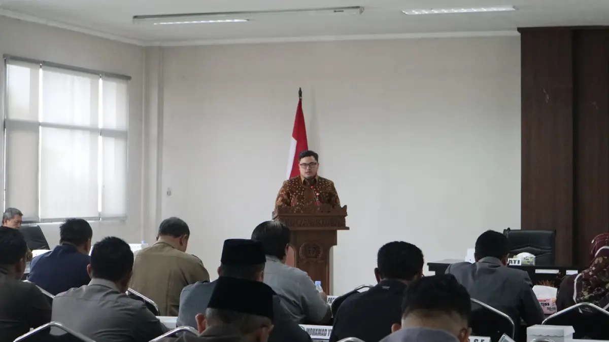 bupati kediri pimpin rapat paripurna (Foto Asad MS)