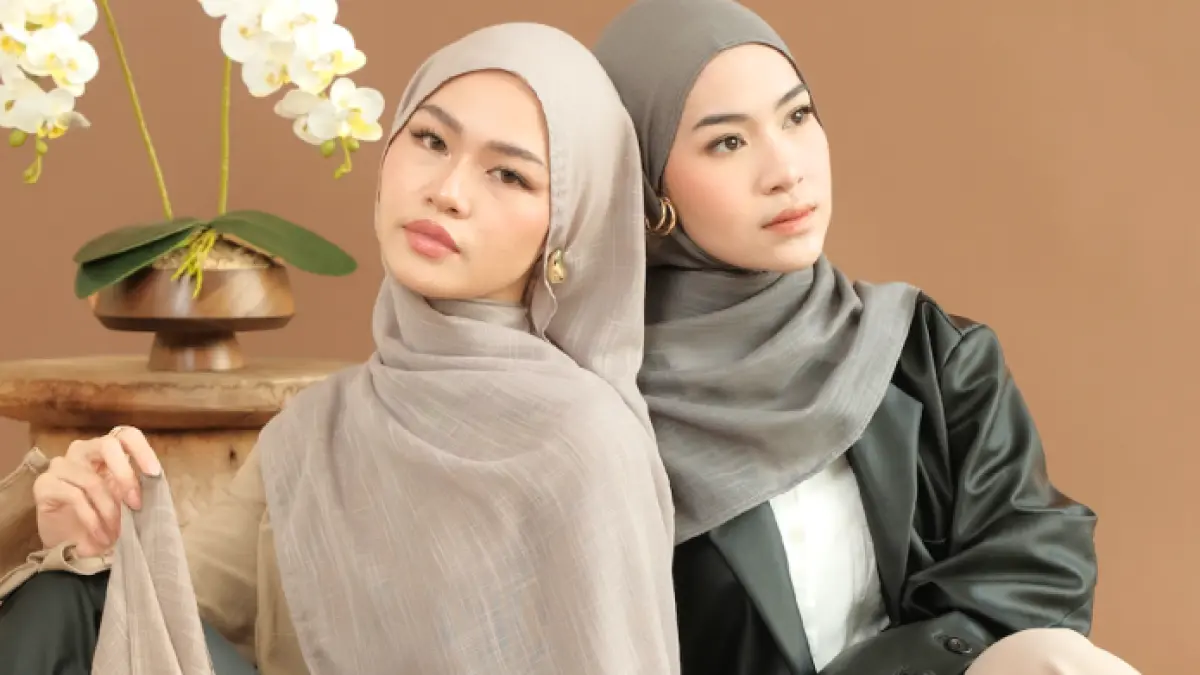 Ilustrasi memakai hijab viscose. (Sumber : Pinterest)