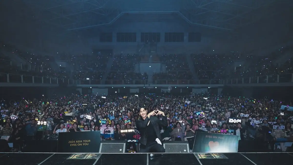 Dokumentasi Kim Soohyun saat 2024 Asia Tour Eyes on You di Seoul (Instagram @soohyun_k216)