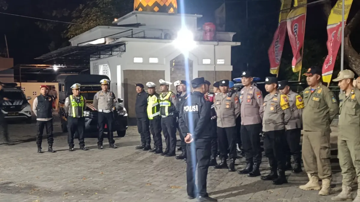 Tim gabungan gelar patroli rutin jaga keamanan. (Foto Polsek Ngasem)