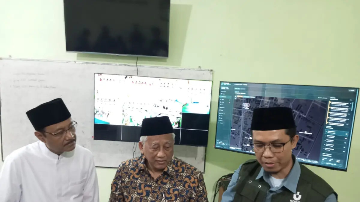Panitia saat menunjukkan sistem keamanan. (Istimewa)