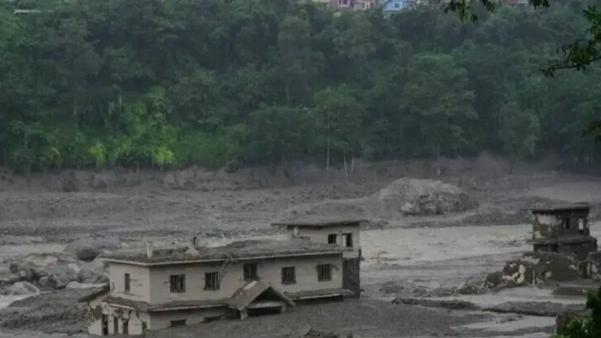 Pemandangan pascabanjir bandang dan tanah longsor di perbatasan Nepal-Tiongkok pada 26 Agustus 2026 di Nuwakot, Nepal. (Anadolu Agency /pri)