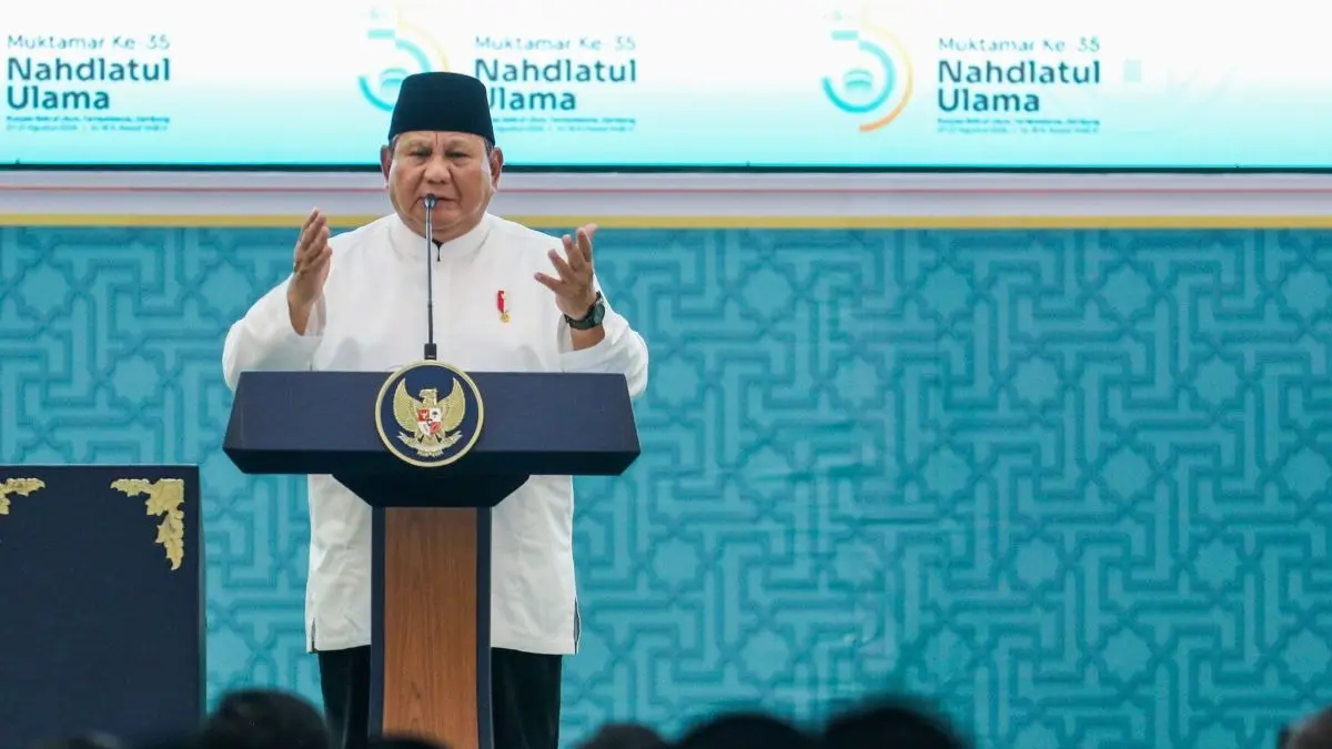 Presiden Prabowo Subianto menyampaikan sambutan saat penutupan Muktamar Ke-35 Nahdlatul Ulama (NU) di Pondok Pesantren Bahrul Ulum Tambakberas, Jombang, Jawa Timur, Senin (31/8/2026). Muktamar Ke-35 NU menetapkan KH Miftachul Akhyar sebagai Rais Aam dan KH Abdul Hakim Mahfudz atau Gus Kikin sebagai Ketua Umum PBNU masa khidmat 2026-2031. (ANTARA FOTO/Syaiful Arif/agr/pri)