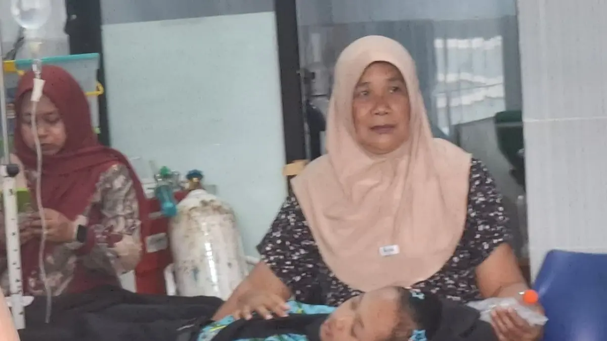 puluhan siswa Jombang dilarikan ke Puskesmas usai keracunan MBG (Foto: Radar Jombang)