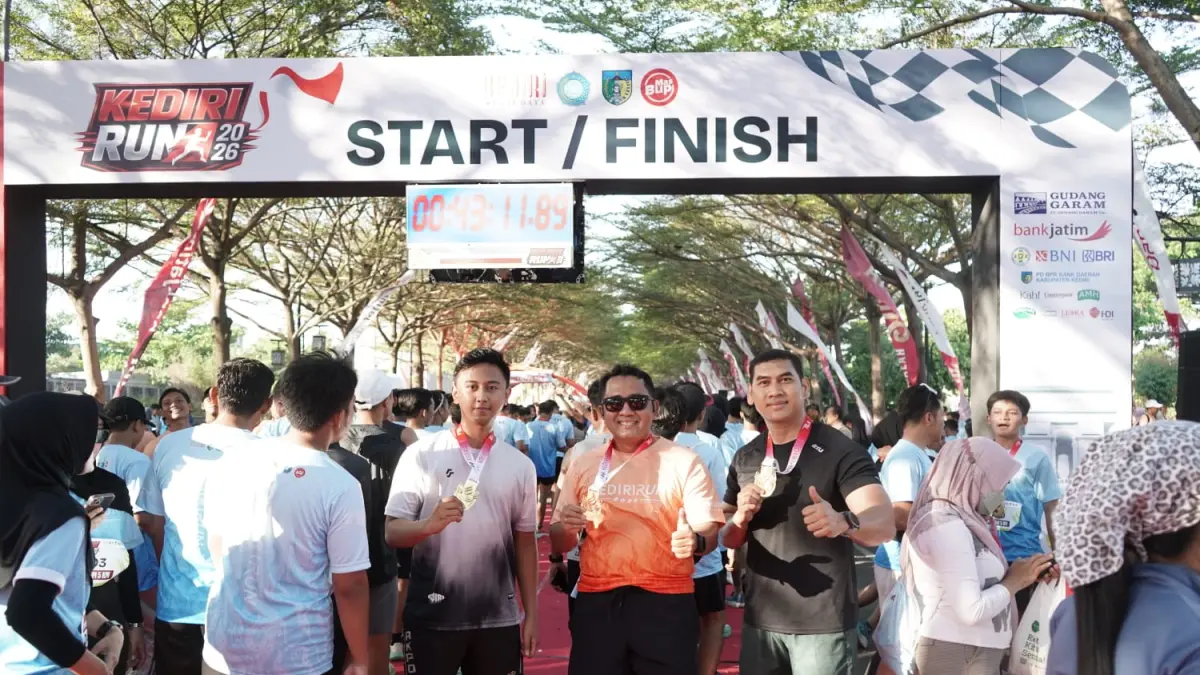 kapolres kediri saat ikuti kediri run.