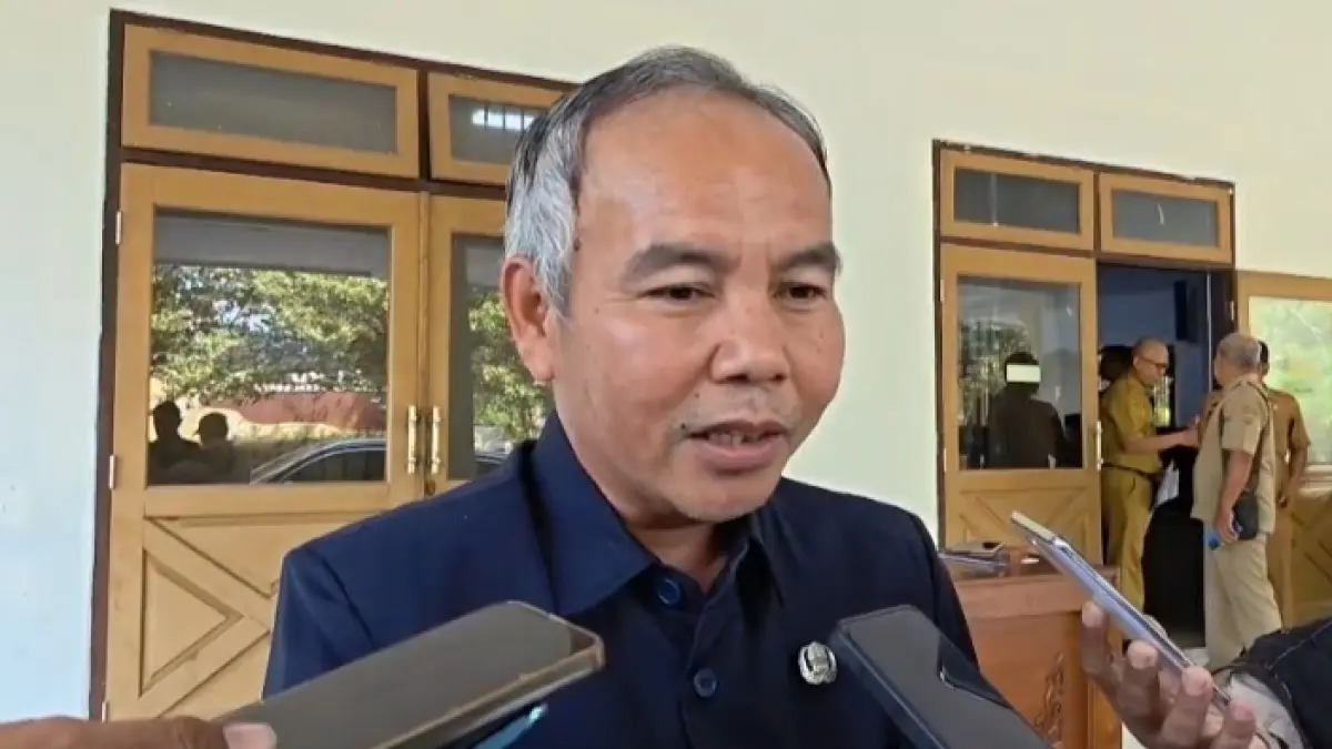 Kepala Dindikbud Kabupaten Pekalongan, Kholid menyebut bakal memberikan saksi Guru SD Pekalongan yang melakukan aksi tidak senonoh (Radar Pekalongan)