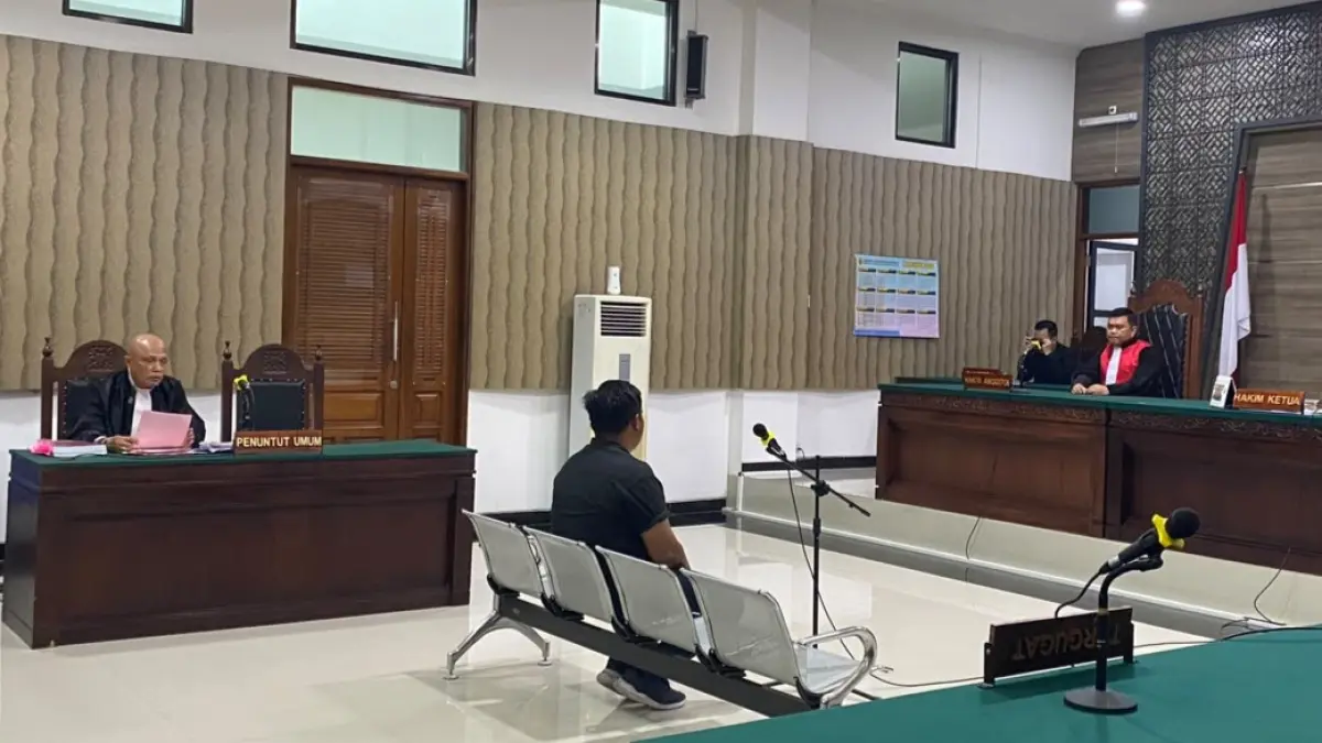 Sopir bus Harapan Jaya yang terlibat laka di simpang empat Muning dituntut 3 bulan penjara. (Hilda/JPRK)