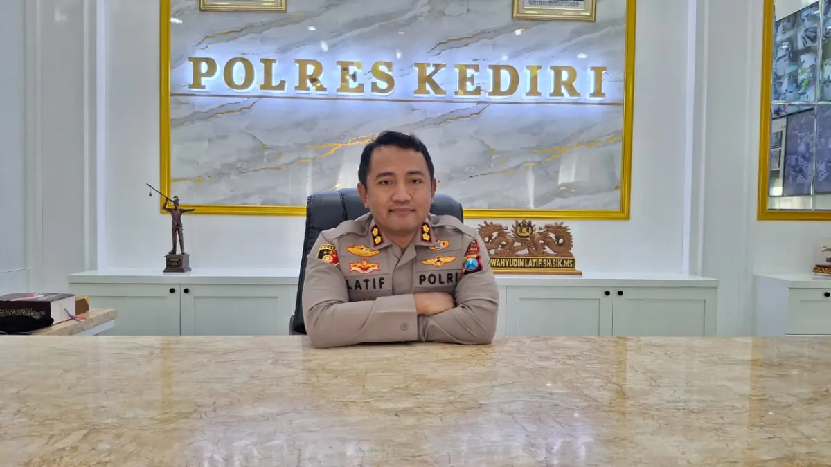 Sosok Kapolres Kediri AKBP Dr Muhammad Wahyudin Latif SH SIK MSi. (Foto Asad MS)