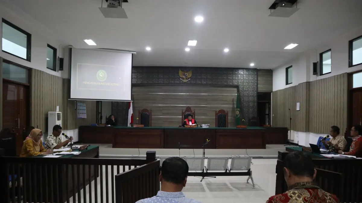 Sidang konsinyasi Alun-alun Kota Kediri yang berlangsung di Pengadilan Negeri Kediri, Jumat (18/9). (Foto: Ayu Isma)