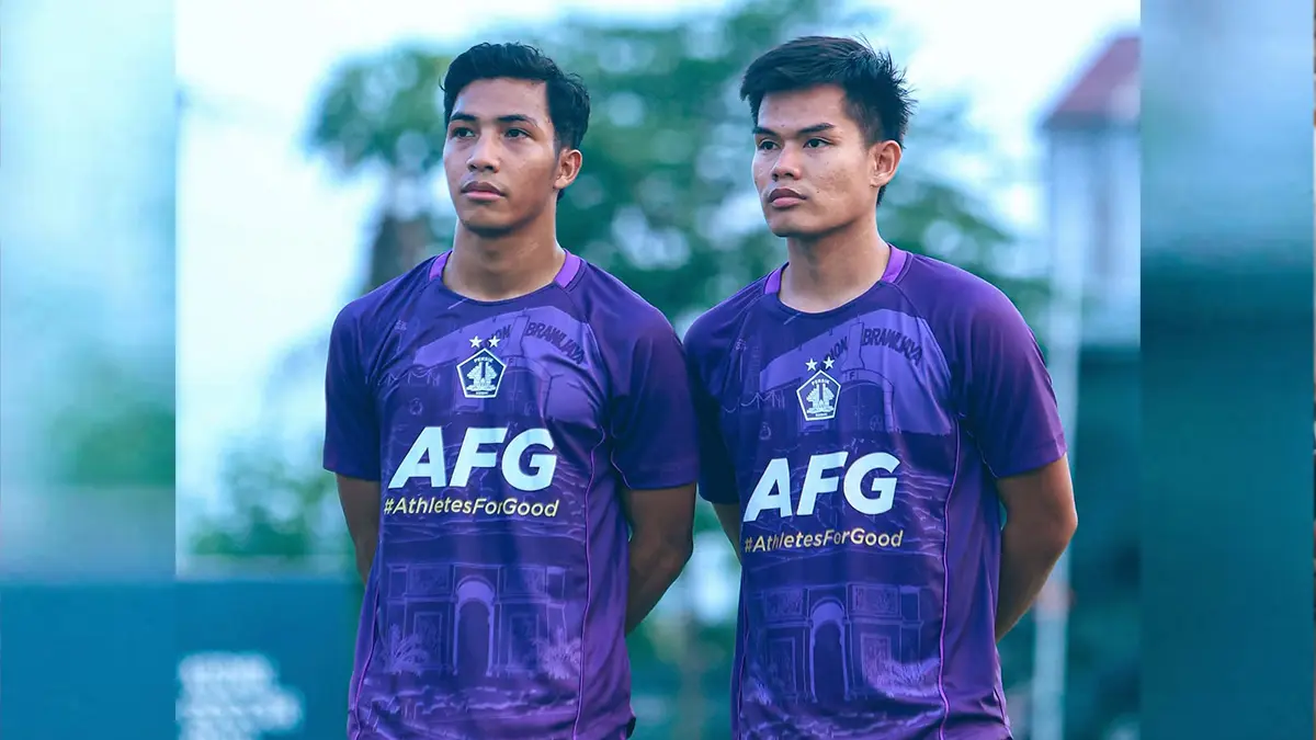 Penggawa anyar Persik Kediri Badrius Ilham dan Marselinus Ama Ola. (FOTO: Instagram @persikfcofficial)