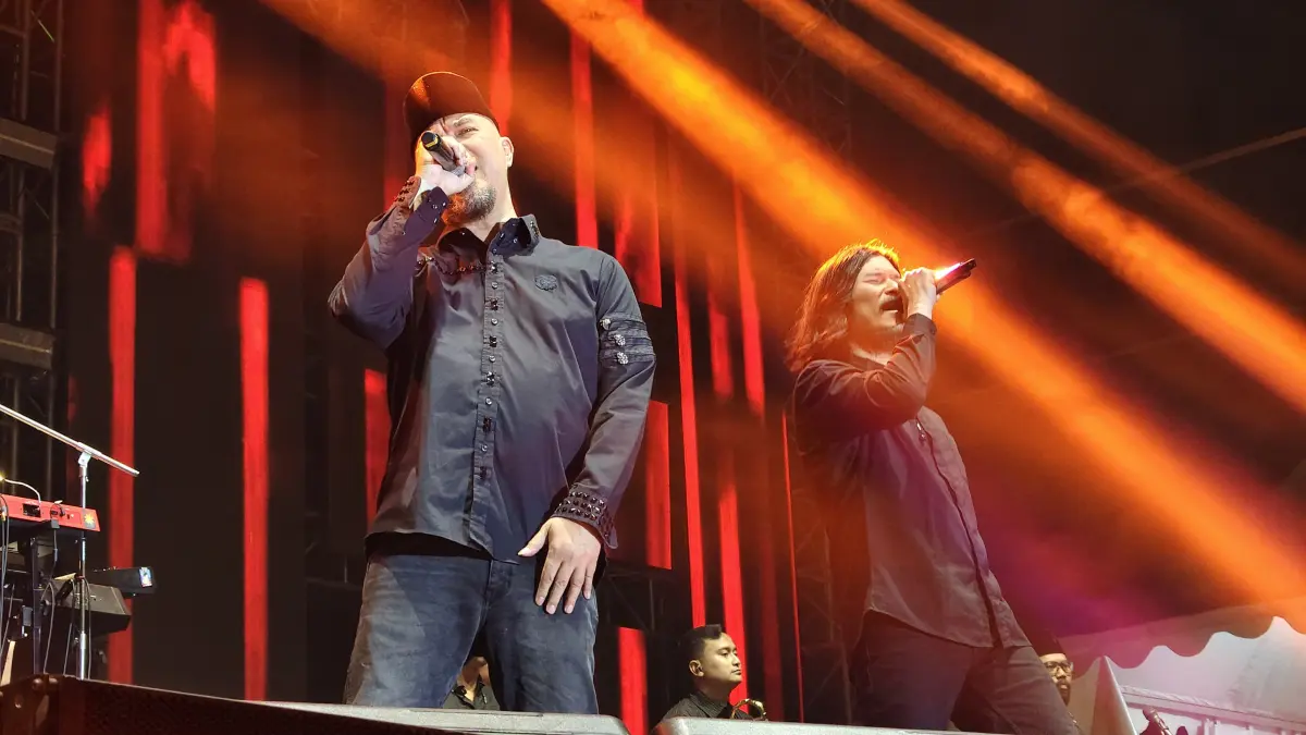 Dewa 19 feat Virzha tampil di Harlah Teras Gubuk. (ASAD MS)