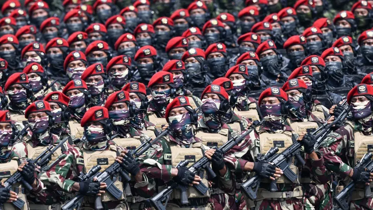 Pasukan TNI seang berdefile/foto Antara