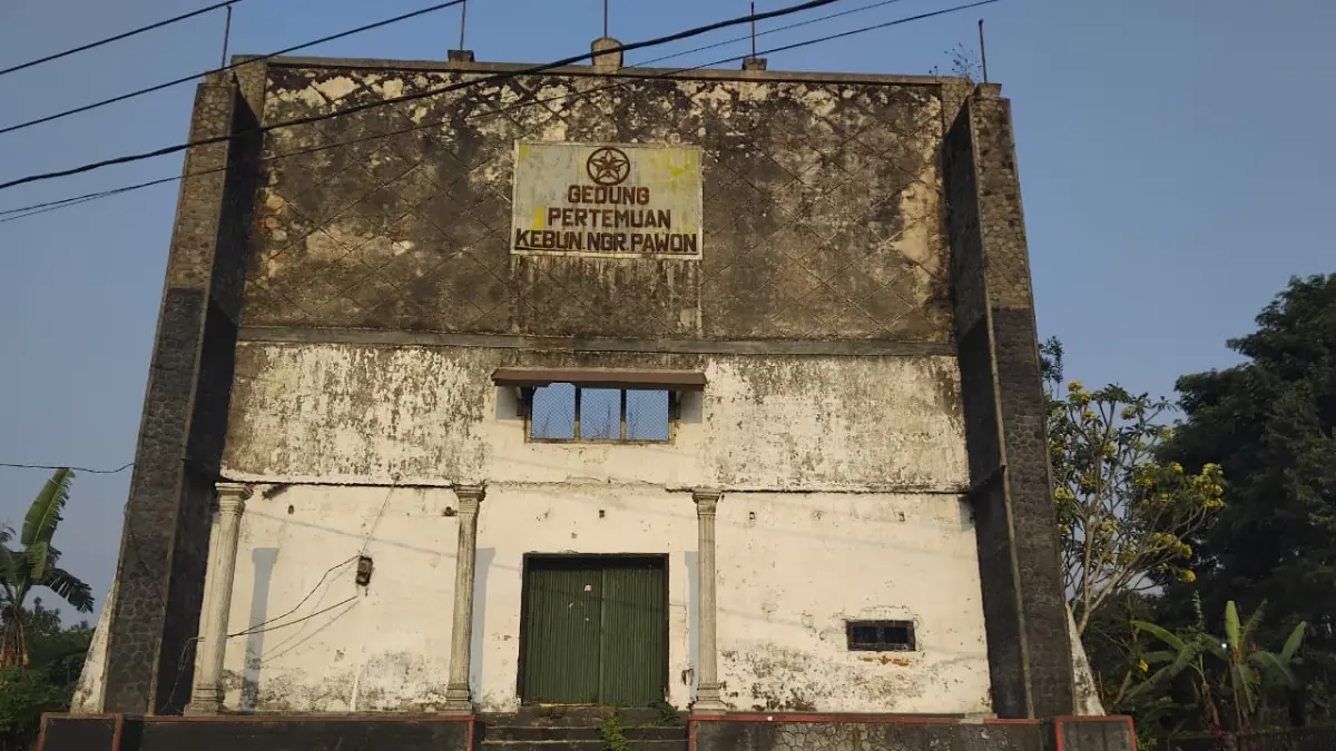 Gedung pertemuan peninggalan Belanda di kawasan PTPN Sepawon (Diana Yunita)
