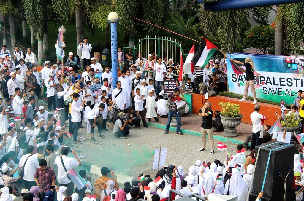 untuk-palestina-sehari-kumpulkan-rp-50-juta