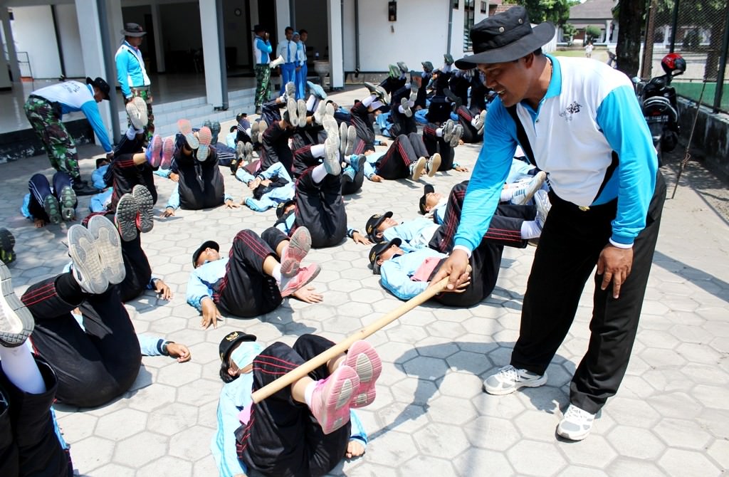anggota-paskibraka-dilatih-semi-militer