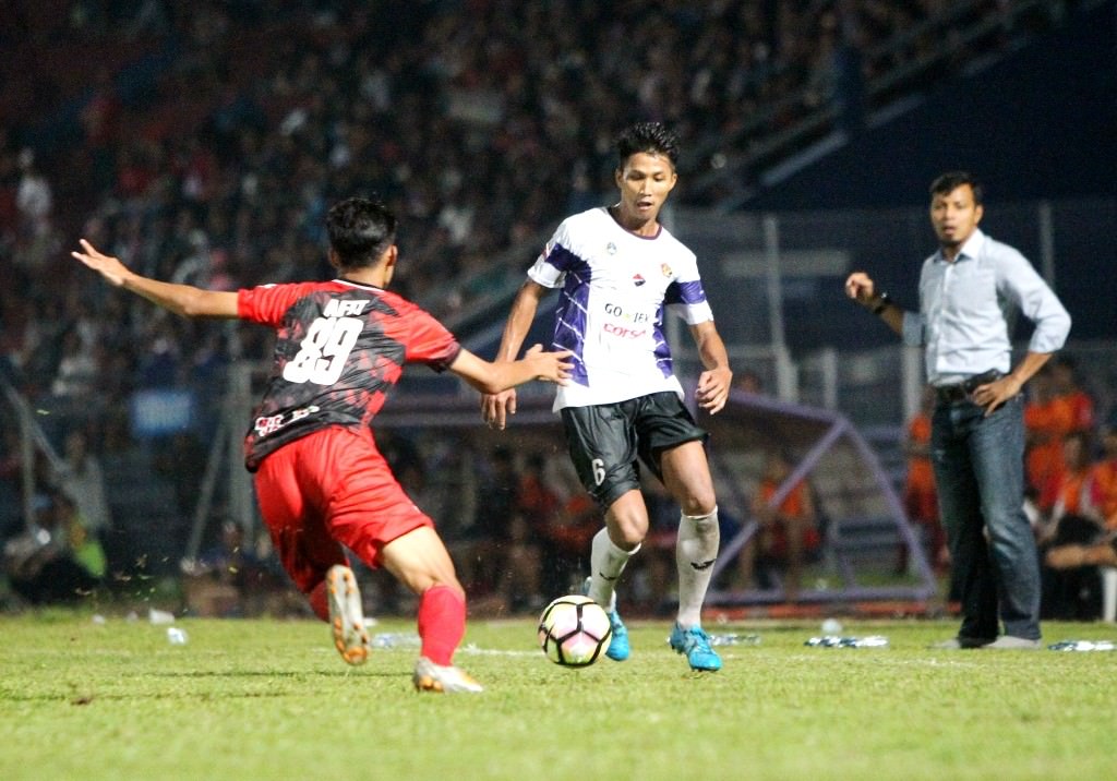 jaya-hartono-gelandang-pengangkut-air-persik-kediri