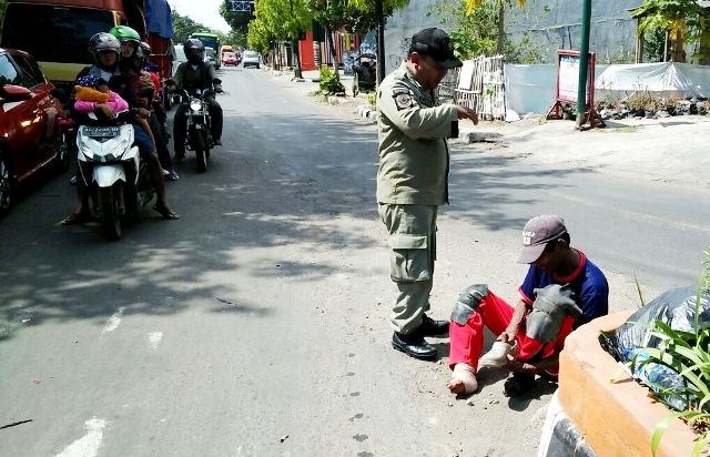 kredit-motor-dari-hasil-ngemis