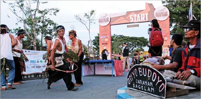 ritual-bakar-menyan-pun-berganti-bakar-sate