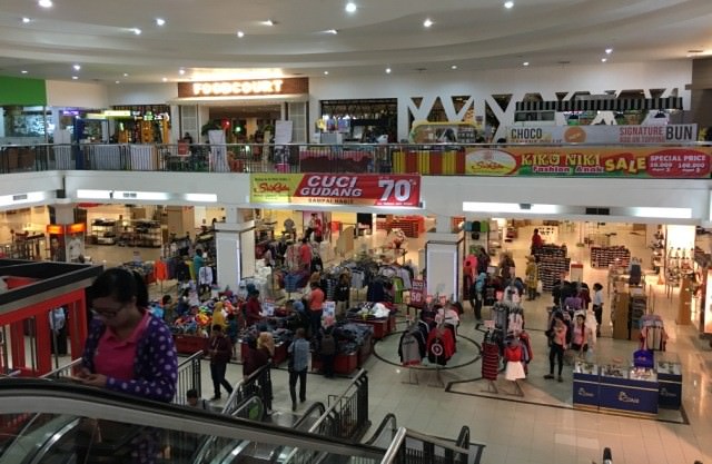 pasar-lesu-akibatkan-tumbangnya-ritel