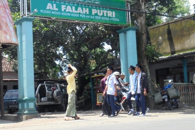 suasana-pondok-al-falah-ploso-mojo-pascainsiden-teror