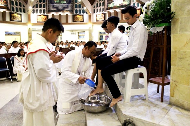 eratkan-kerukunan-dalam-misa-kamis-putih