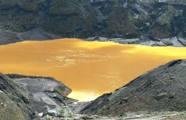 kawah-kelud-berubah-warna-ini-sebabnya
