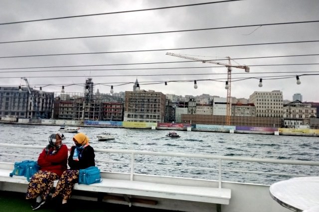 lewat-bosporus-bridge-menyaksikan-muara-tanduk-emas