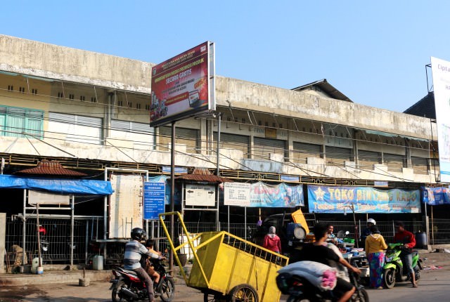 pedagang-keluhkan-kondisi-lantai-dua-pasar-kandangan