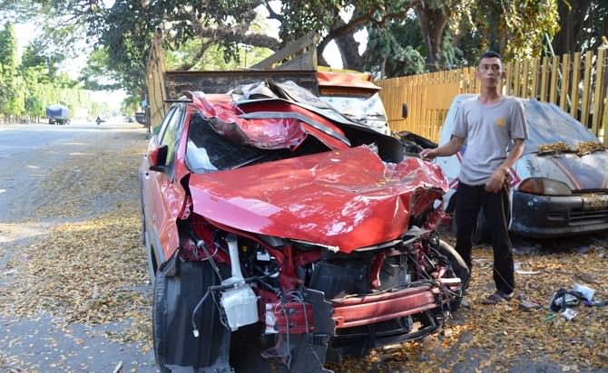 tabrak-truk-tebu-satu-meninggal