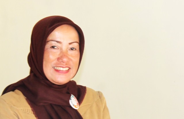 yuli-pertiwi-dan-ari-setiya-rini-bidan-di-pelosok-pegunungan