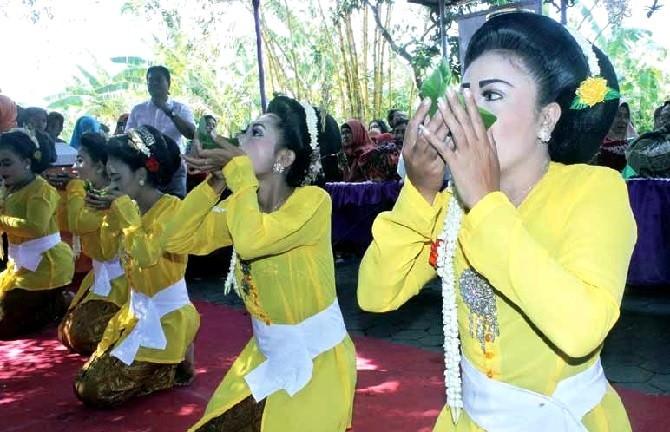 diwisuda-waranggana-boleh-terima-tanggapan
