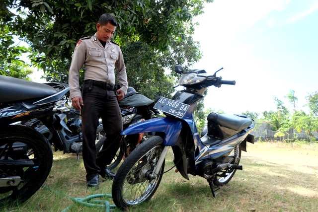 pengendara-motor-tewas-terlindas