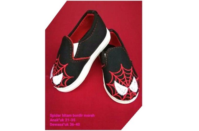 sepatu-lucu-asli-buatan-tangan