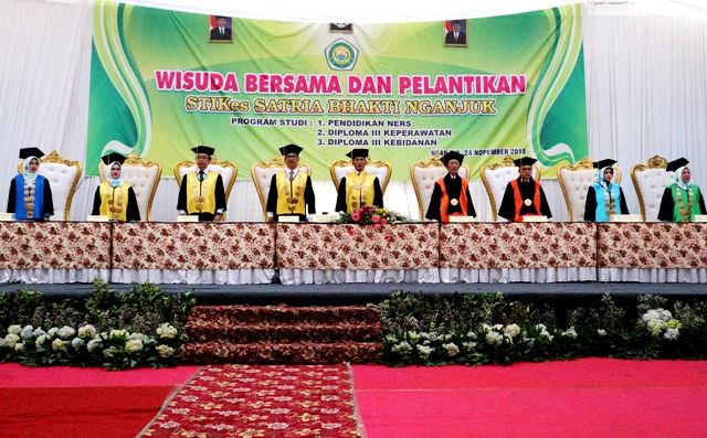 wisuda-bersama-dan-pelantikan-stikes-satria-bhakti