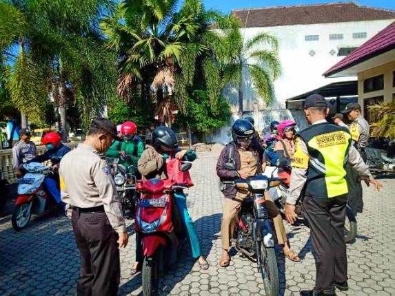 satu-jam-tilang-delapan-pengendara-motor