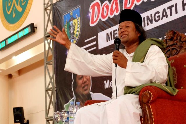 gus-muwafiq-istighotsah-dan-doa-bersama-di-masjid-an-nur