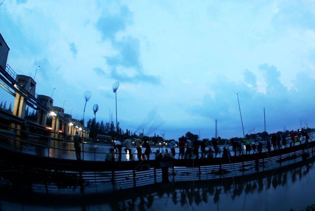 pladu-sungai-brantas-banjir-manusia