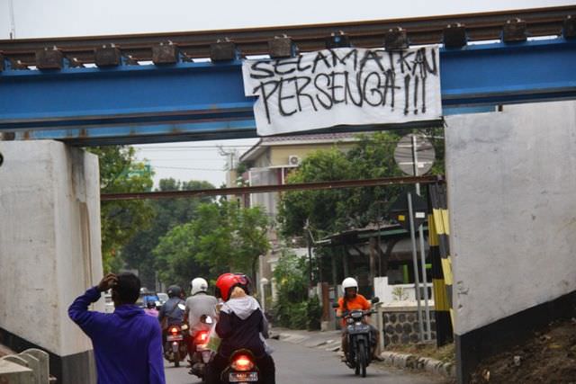 spanduk-save-persenga-bertebaran-di-nganjuk