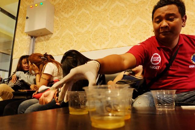 razia-karaoke-dan-panti-pijat-biasanya-buka-langsung-tutup