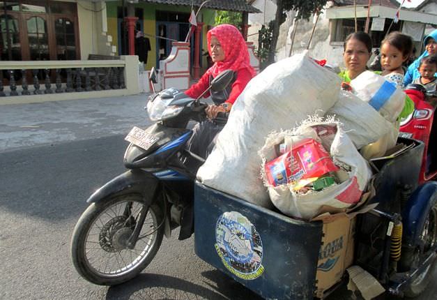 binti-perempuan-difabel-relawan-bank-sampah-dari-desa-bangkok