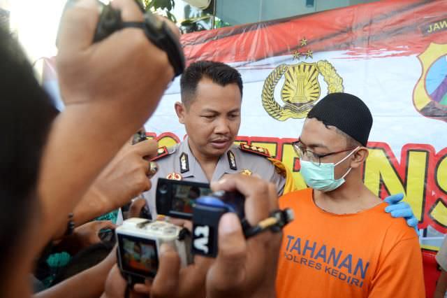 kasus-pijat-plus-plus-di-kediri-tertangkap-saat-threesome
