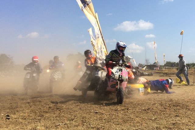kediri-scooter-festival-aksi-balap-skuter-jadi-daya-tarik