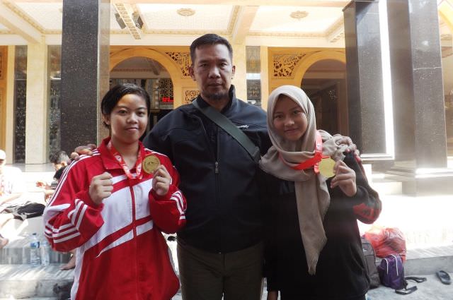 niha-dan-dynar-peraih-emas-open-pencak-silat
