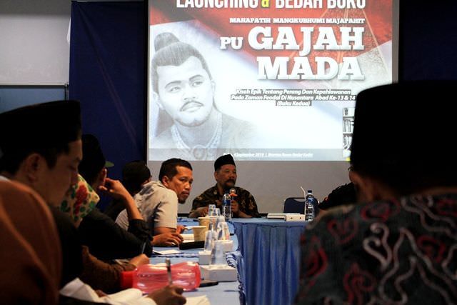 bedah-buku-pu-gajah-mada-menyibak-pembelokan-sejarah-era-kolonial-1