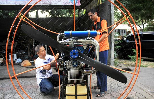 kisah-wiwid-dan-pongki-dua-pilot-paramotor-kediri
