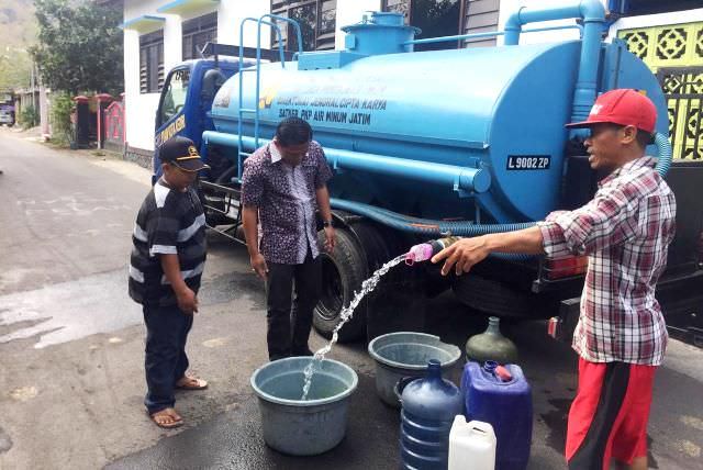 warga-pojok-kesulitan-air-bersih