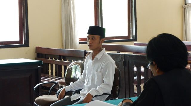 demi-seliter-bensin-buruh-asal-gadungan-puncu-rela-jual-dobel-l
