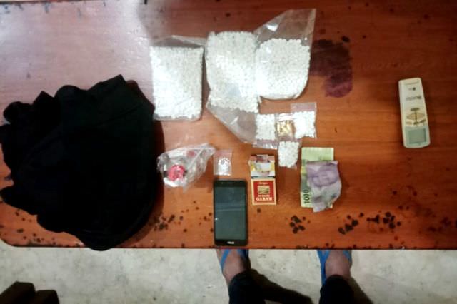 diciduk-aparat-pemuda-pesantren-bawa-sabu-dan-pil-koplo