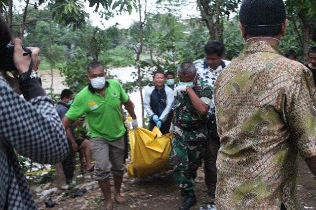 mancing-warga-ringinanom-temukan-mayat-di-kali-brantas