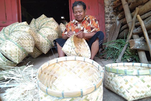 tinggalan-dari-kampung-perajin-anyaman-bambu-di-dusun-sukodono-ngetos